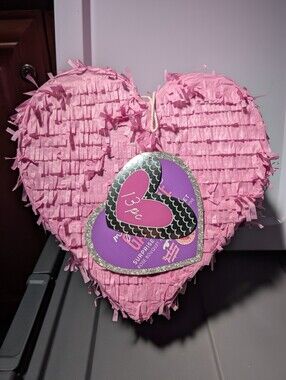 ❤️ Onyx Bathhouse Heart Piñata 13pc Spa Set!